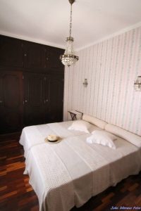 quarto duplo comcbanho partilhada
